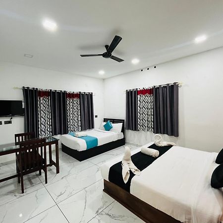 The Mountcourt Hotel Munnar Exterior foto